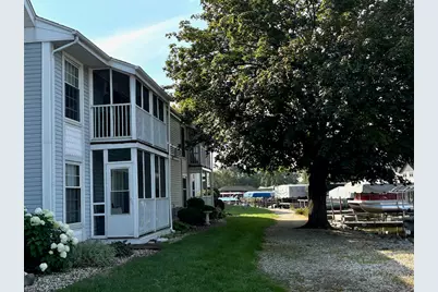 300  Foxwood Dr #158, Racine, WI 53185 - Photo 3