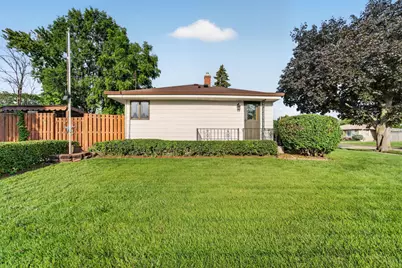 2501  Pinehurst Ave, Racine, WI 53403 - Photo 3