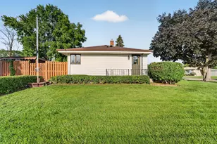 2501 Pinehurst Ave, Racine, WI 53403 - Photo 3