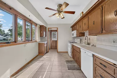 2501  Pinehurst Ave, Racine, WI 53403 - Photo 5