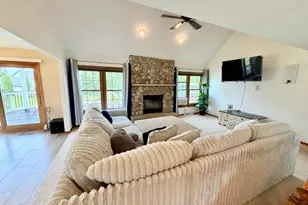 W146N10907 Heritage Pkwy, Germantown, WI 53022 - Photo 9