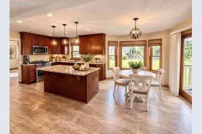 N146W10907  Heritage Pkwy, Germantown, WI 53022 - Photo 5