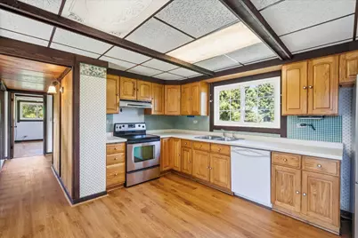 7475  Brookhaven Dr, Wayne, WI 53090 - Photo 5