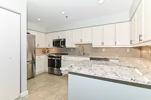 35 Harborview Dr, Racine, WI 53403 - Photo 5