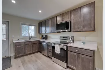 1120 S 86th St, West Allis, WI 53214 - Photo 7