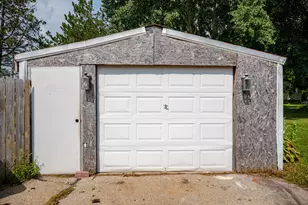 12130 Spring St, Racine, WI 53177 - Photo 25