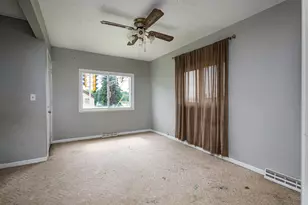12130 Spring St, Racine, WI 53177 - Photo 17