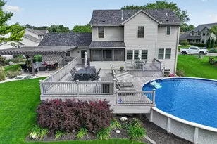302 Margaret Ct, Burlington, WI 53105 - Photo 3