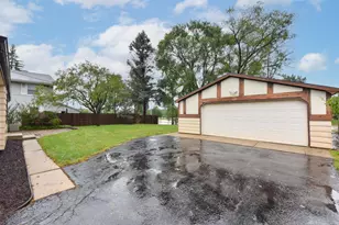 9030 W Helena Ct, Milwaukee, WI 53224 - Photo 15