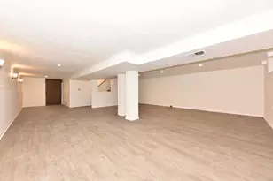 9030 W Helena Ct, Milwaukee, WI 53224 - Photo 13