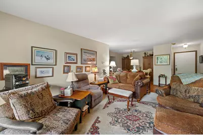 3635 N Tucker Pl #206, Milwaukee, WI 53222 - Photo 3