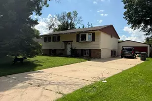 3260 33rd St, La Crosse, WI 54601 - Photo 1