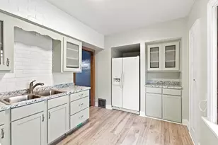 1964 S 81st St, West Allis, WI 53219 - Photo 15