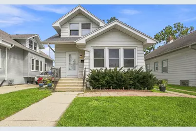 1964 S 81st St, West Allis, WI 53219 - Photo 5