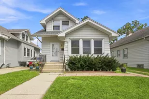 1964 S 81st St, West Allis, WI 53219 - Photo 5