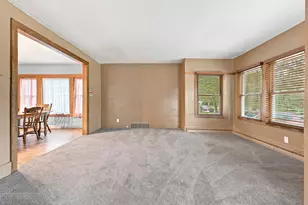 1964 S 81st St, West Allis, WI 53219 - Photo 7