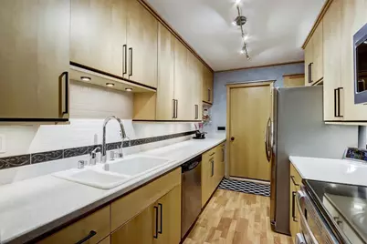 95  Woodfield Ct, Racine, WI 53402 - Photo 7