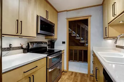 95  Woodfield Ct, Racine, WI 53402 - Photo 3