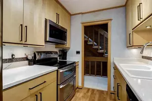 95 Woodfield Ct, Racine, WI 53402 - Photo 3