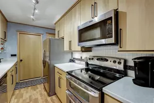 95 Woodfield Ct, Racine, WI 53402 - Photo 3