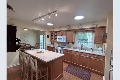 648  Hollybrook Ln, Saukville, WI 53080 - Photo 3