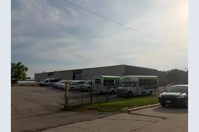 7915  Sheridan Rd, Kenosha, WI 53143 - Photo 9