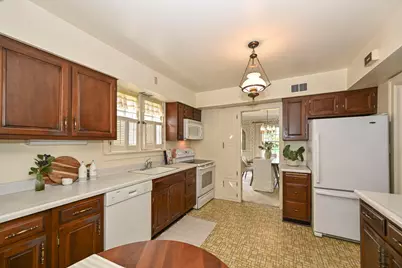 2576  Pasadena Blvd, Wauwatosa, WI 53226 - Photo 19