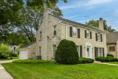 2576  Pasadena Blvd, Wauwatosa, WI 53226 - Photo 41