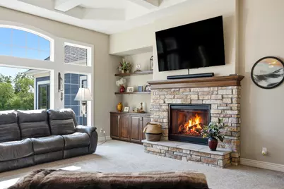 W336S721  Four Seasons Rd, Delafield, WI 53066 - Photo 9