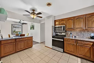 1711 W Clayton Crest Ave, Milwaukee, WI 53221 - Photo 19