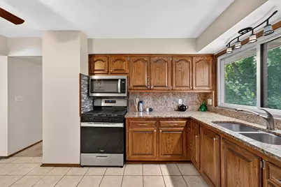 1711 W Clayton Crest Ave, Milwaukee, WI 53221 - Photo 15