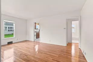 2062 Shoop St, Racine, WI 53404 - Photo 5