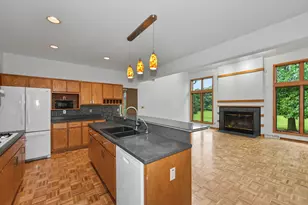 W253S11030 Hunters Ct, Vernon, WI 53149 - Photo 3