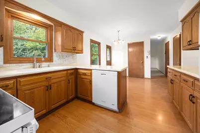 3635 S Loretta Ln, New Berlin, WI 53151 - Photo 7