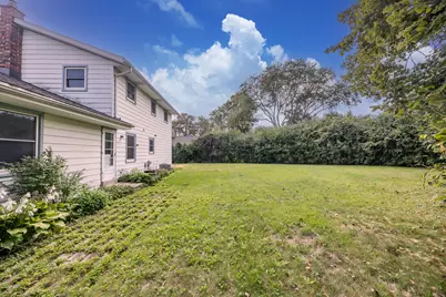 3635 S Loretta Ln, New Berlin, WI 53151 - Photo 27