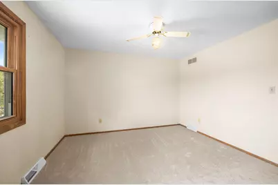 3635 S Loretta Ln, New Berlin, WI 53151 - Photo 19