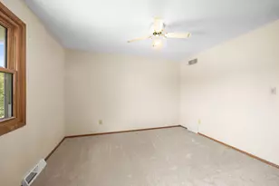 3635 S Loretta Ln, New Berlin, WI 53151 - Photo 19
