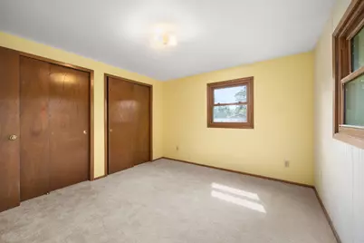 3635 S Loretta Ln, New Berlin, WI 53151 - Photo 17