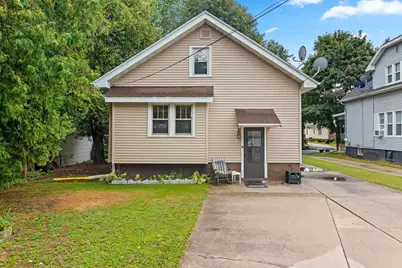 1012  Philippen St, Manitowoc, WI 54220 - Photo 11