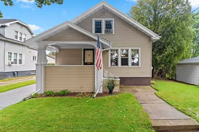 1012  Philippen St, Manitowoc, WI 54220 - Photo 1