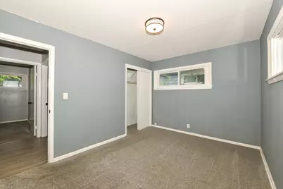10945 W Jeffrey Ln, Milwaukee, WI 53225 - Photo 9