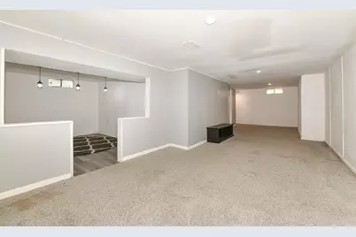 10945 W Jeffrey Ln, Milwaukee, WI 53225 - Photo 13