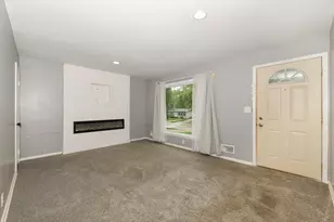10945 W Jeffrey Ln, Milwaukee, WI 53225 - Photo 3