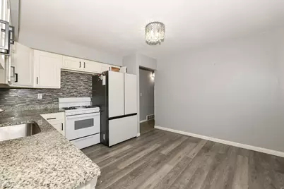 10945 W Jeffrey Ln, Milwaukee, WI 53225 - Photo 5