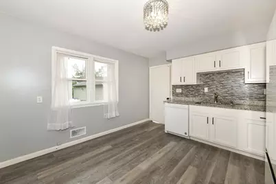 10945 W Jeffrey Ln, Milwaukee, WI 53225 - Photo 7