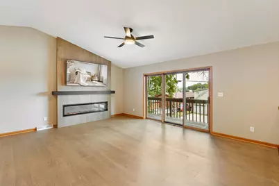 142  Riverside Dr, Racine, WI 53185 - Photo 5
