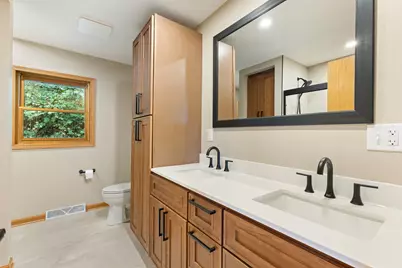 142  Riverside Dr, Racine, WI 53185 - Photo 11