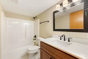 142 Riverside Dr, Racine, WI 53185 - Photo 19