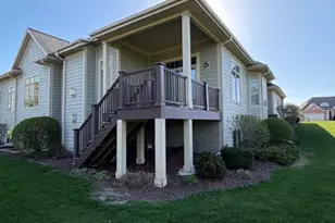 6837 W Greyhawk Ct, Franklin, WI 53132 - Photo 3