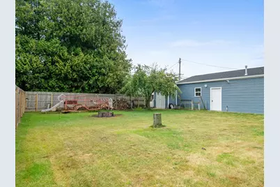 2319  38th St, Two Rivers, WI 54241 - Photo 7